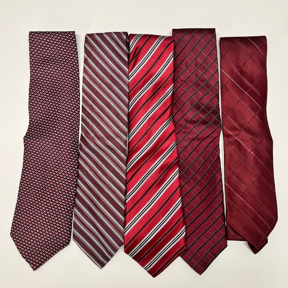 Elegant Red and Burgundy Men's Tie Set